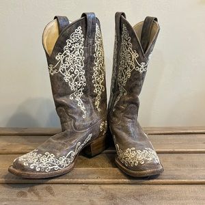 Worn handful of times! Perfect for any occasion!